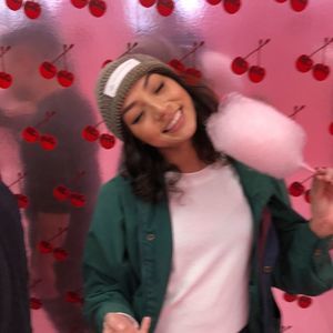 Meet your Posher, Eva